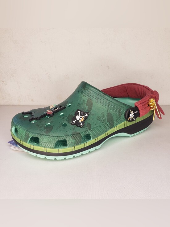CROCS Other - CROCS ONE Single LEFT SHOE ONLY Green Camo Clog Pirate Charms REPLACEMENT